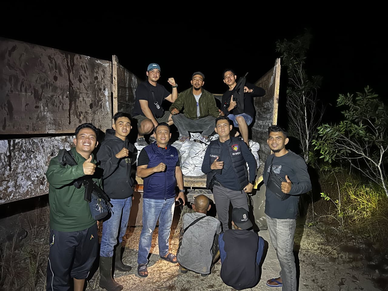 Dit Polairud Polda Babel Buru Korlap Kasus Penyelundupan Ratusan Kampil Pasir Timah Ilegal Di Beltim
